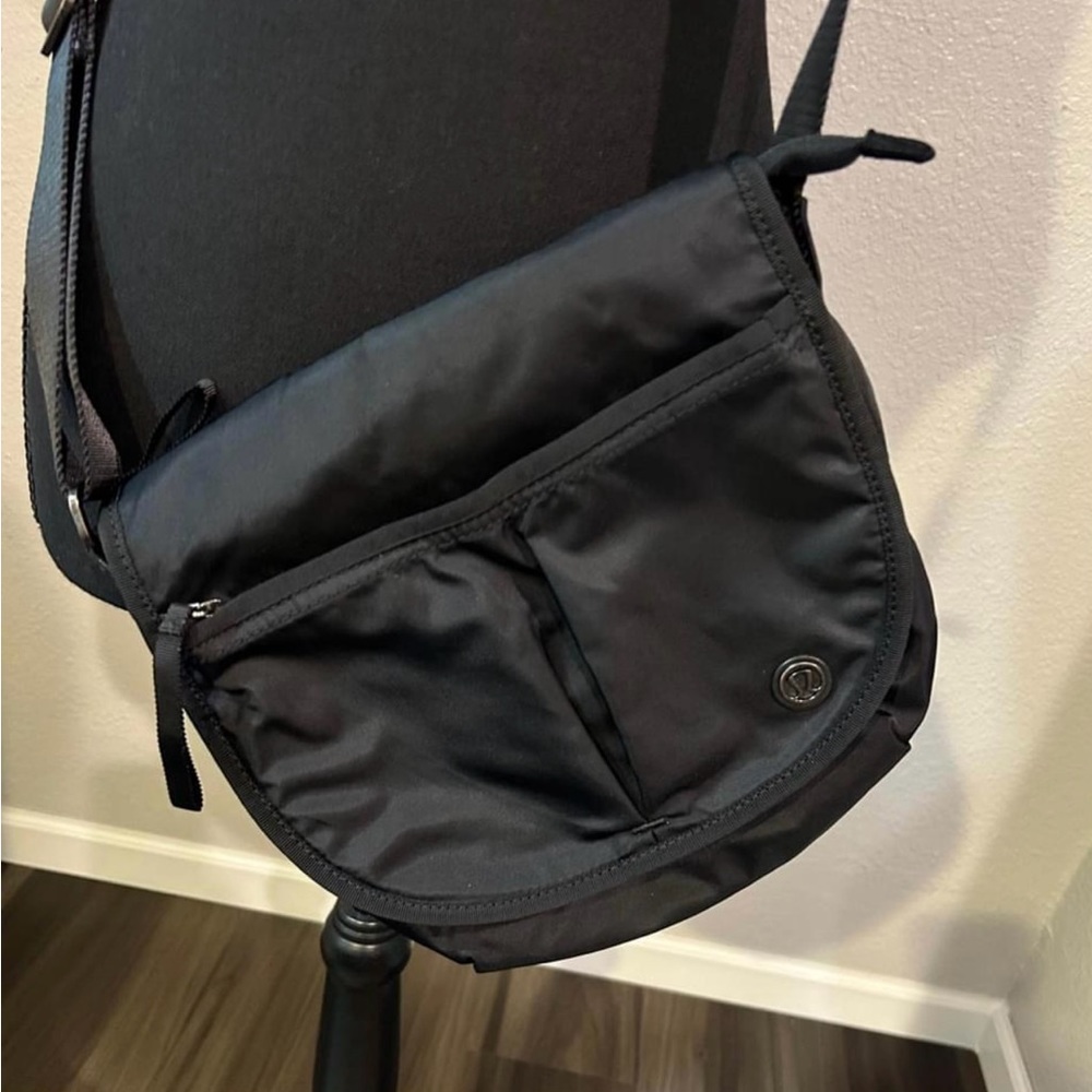 Lululemon crossbody